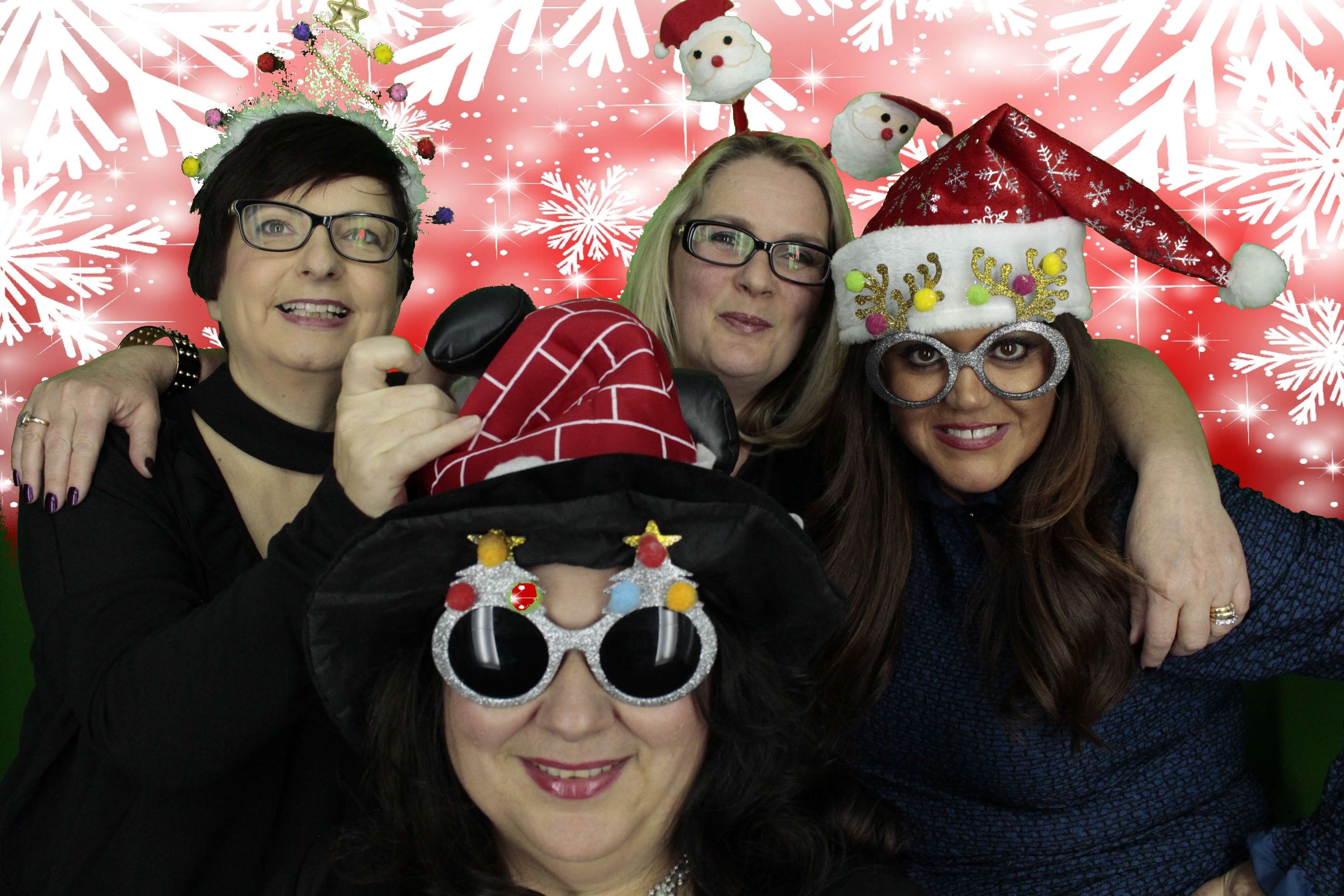 Silvermere Christmas Party | View more photos from the event at gallery.myphotoboothexperience.co.uk/u/MyPhotoBoothExperienceLtd/Silvermere-Christmas-Party-3